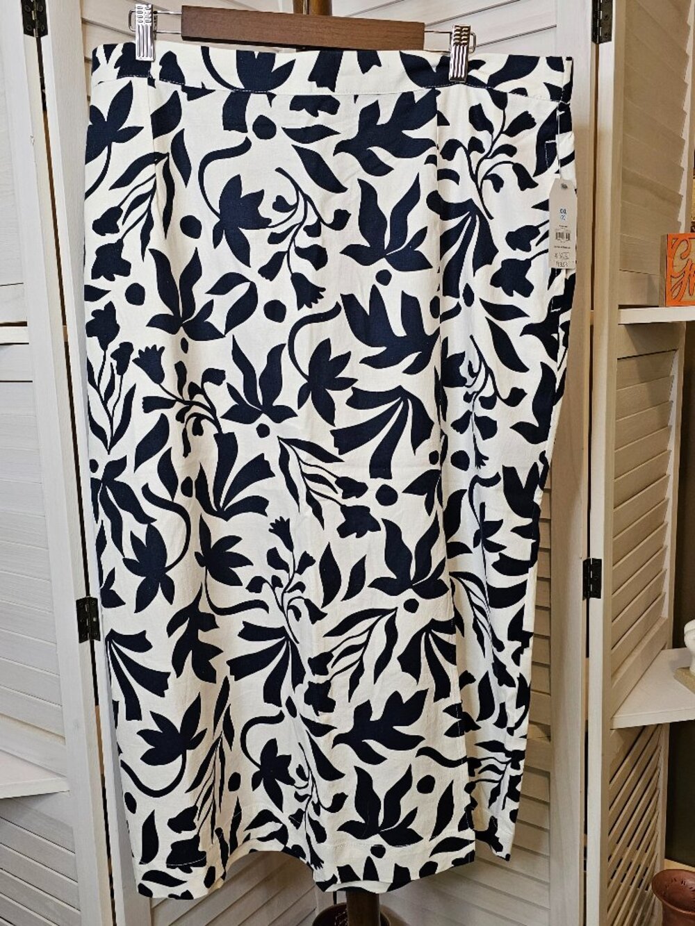 Time and Tru, Plus Size XXL (20), Maxi, White w/Blue Flowers, Linen, Skirt, NWT